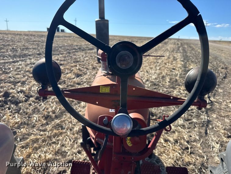 image for item FB0898 1945 International Harvester Farmall H tractor