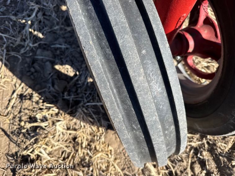 image for item FB0898 1945 International Harvester Farmall H tractor