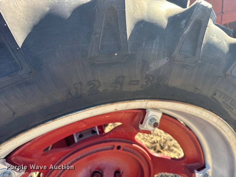 image for item FB0898 1945 International Harvester Farmall H tractor