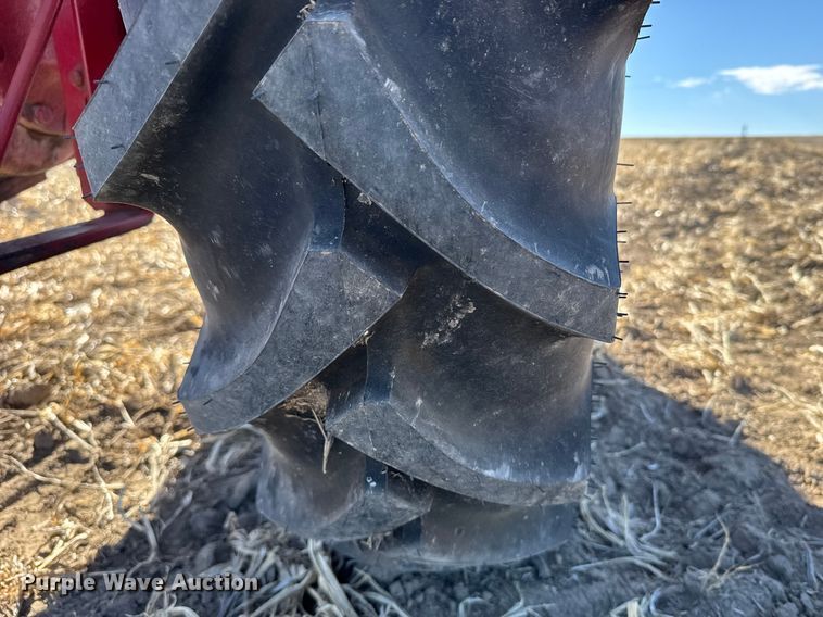 image for item FB0898 1945 International Harvester Farmall H tractor