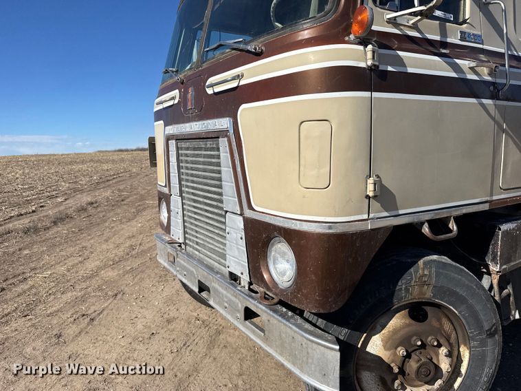 image for item FB0899 1967 International CO4000 grain truck