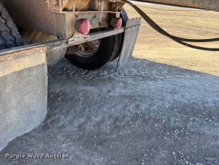 image for item FB0899 1967 International CO4000 grain truck