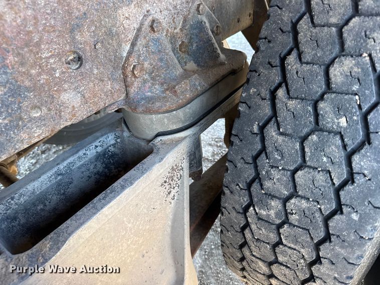 image for item FB0899 1967 International CO4000 grain truck