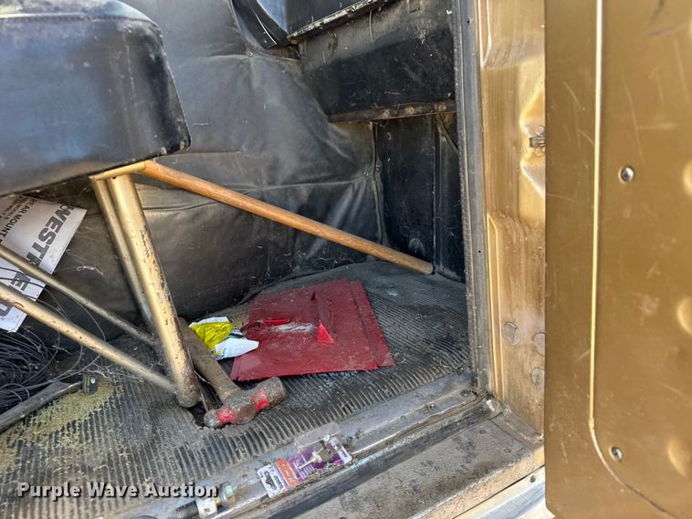 image for item FB0899 1967 International CO4000 grain truck