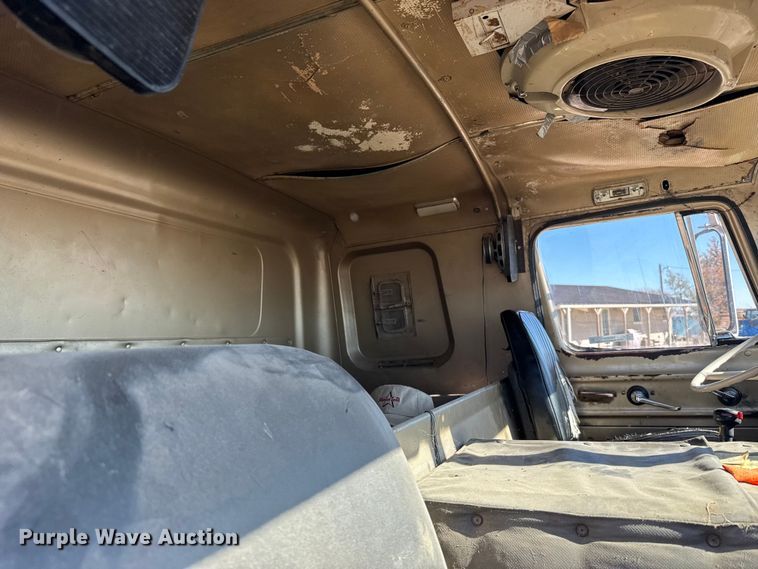 image for item FB0899 1967 International CO4000 grain truck