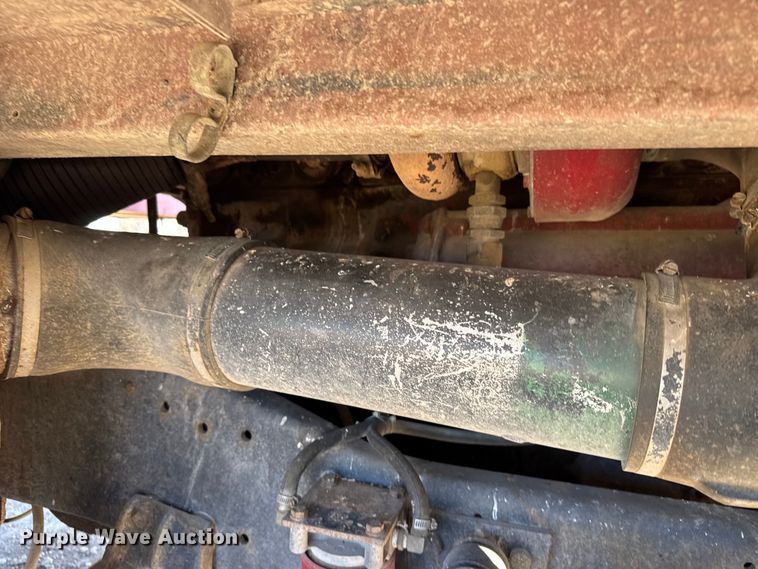 image for item FB0899 1967 International CO4000 grain truck