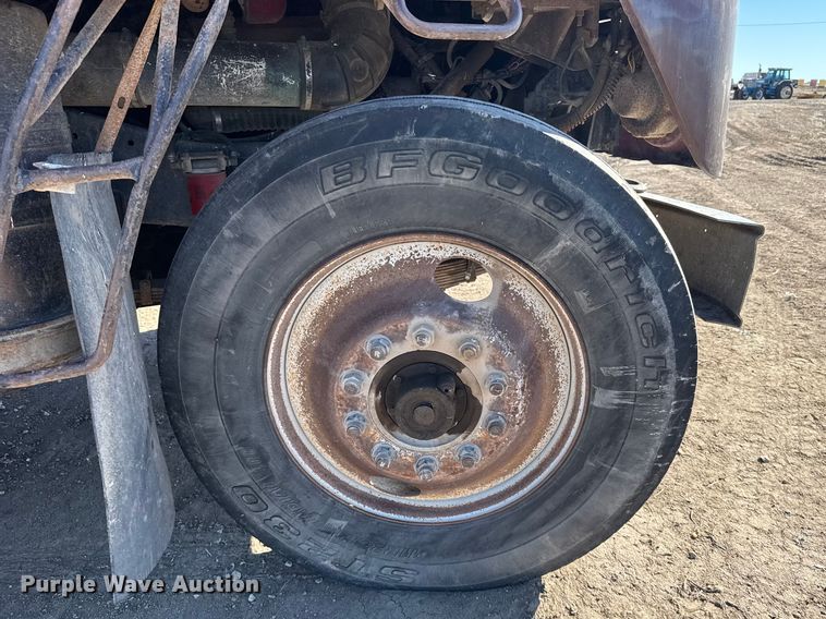 image for item FB0899 1967 International CO4000 grain truck