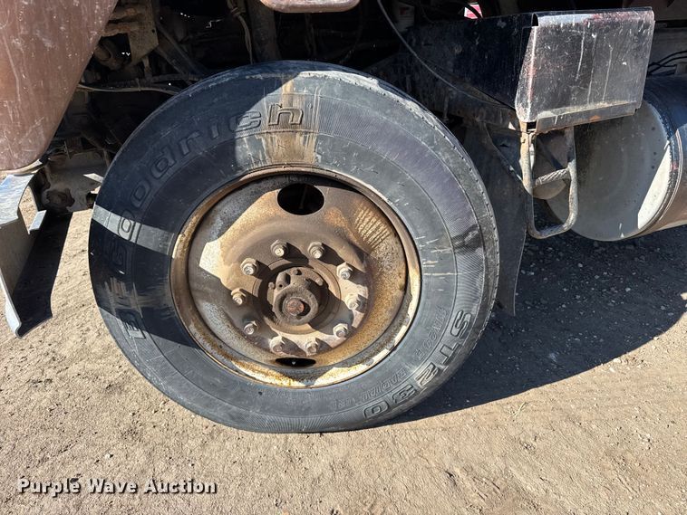 image for item FB0899 1967 International CO4000 grain truck