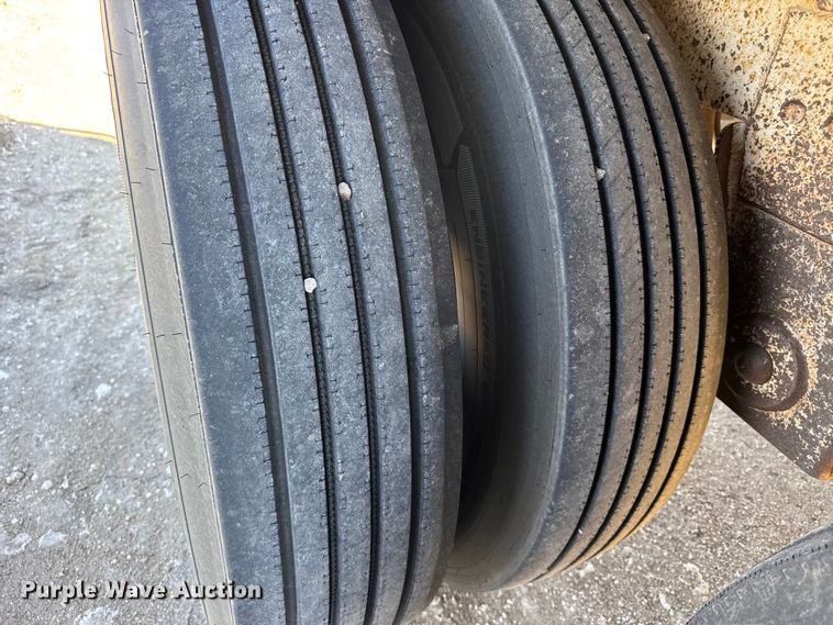 image for item FB0905 1994 Timpte grain trailer