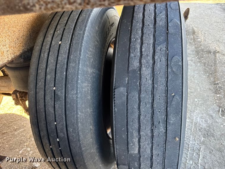 image for item FB0905 1994 Timpte grain trailer