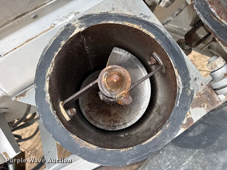 image for item FB0928 Brent GYC-150 seed tender