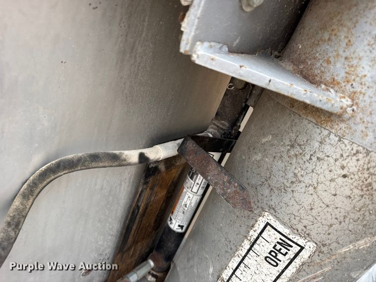 image for item FB0928 Brent GYC-150 seed tender