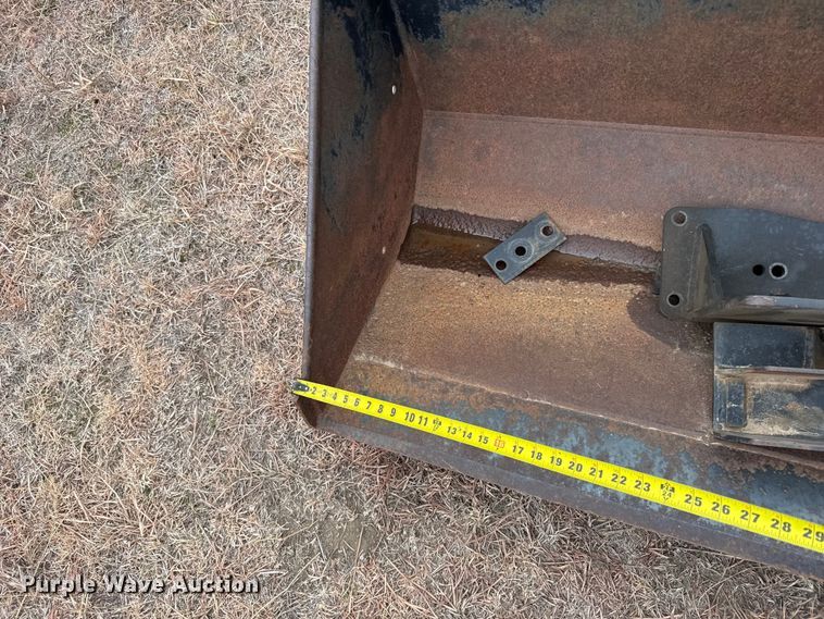 image for item FB0929 Koyker 510 loader bucket