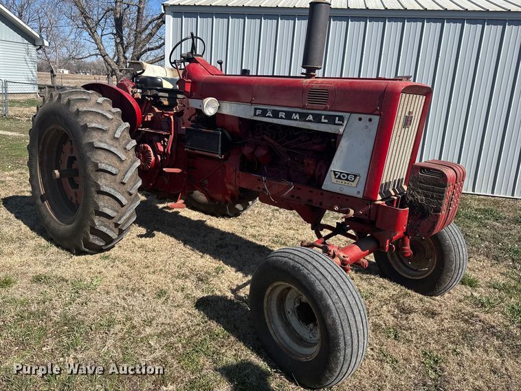 image for item FB0935 1963 Farmall 706 tractor