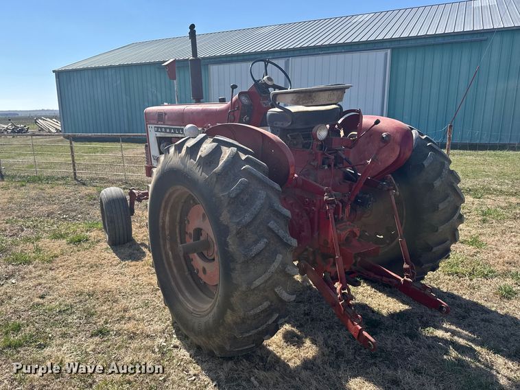 image for item FB0935 1963 Farmall 706 tractor