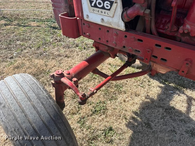 image for item FB0935 1963 Farmall 706 tractor