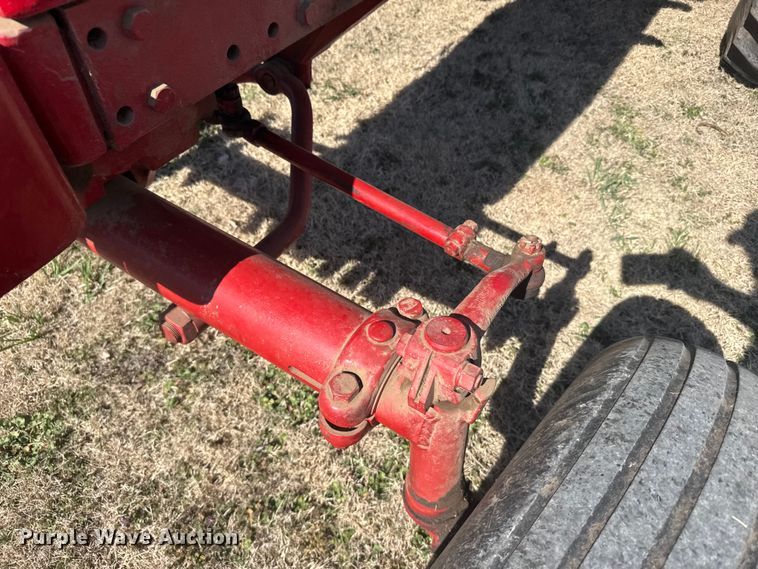 image for item FB0935 1963 Farmall 706 tractor