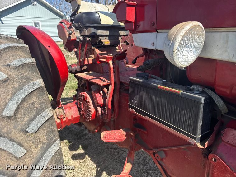 image for item FB0935 1963 Farmall 706 tractor