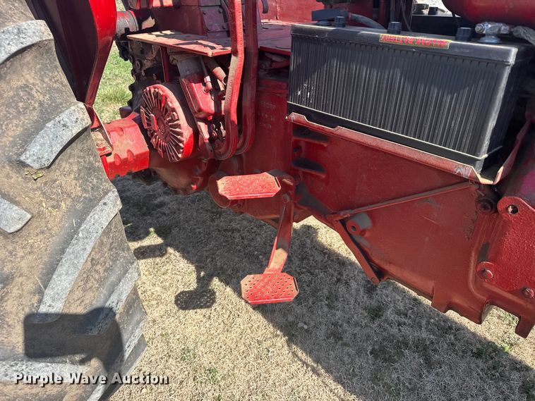 image for item FB0935 1963 Farmall 706 tractor