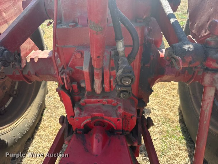image for item FB0935 1963 Farmall 706 tractor