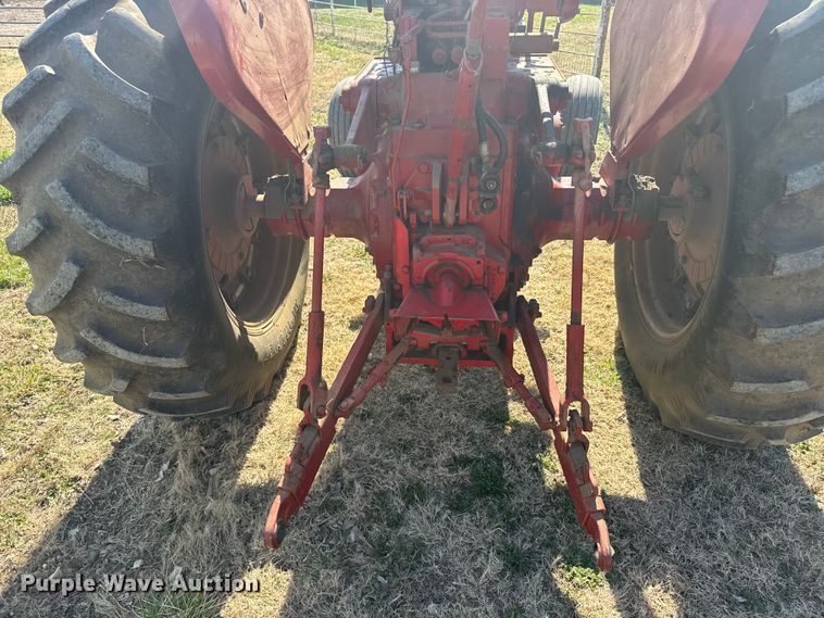 image for item FB0935 1963 Farmall 706 tractor