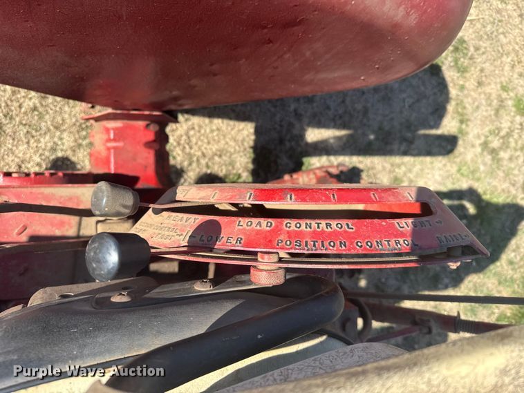 image for item FB0935 1963 Farmall 706 tractor