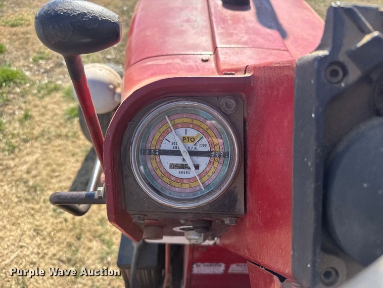 image for item FB0935 1963 Farmall 706 tractor