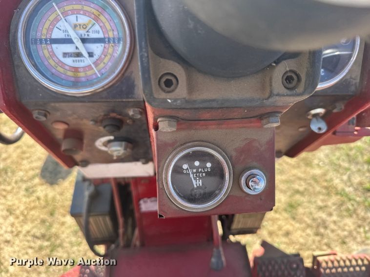 image for item FB0935 1963 Farmall 706 tractor