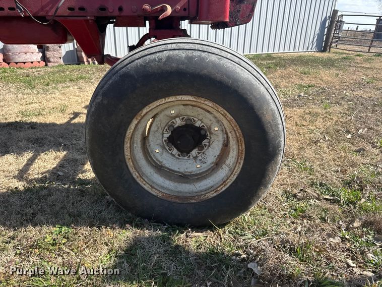 image for item FB0935 1963 Farmall 706 tractor