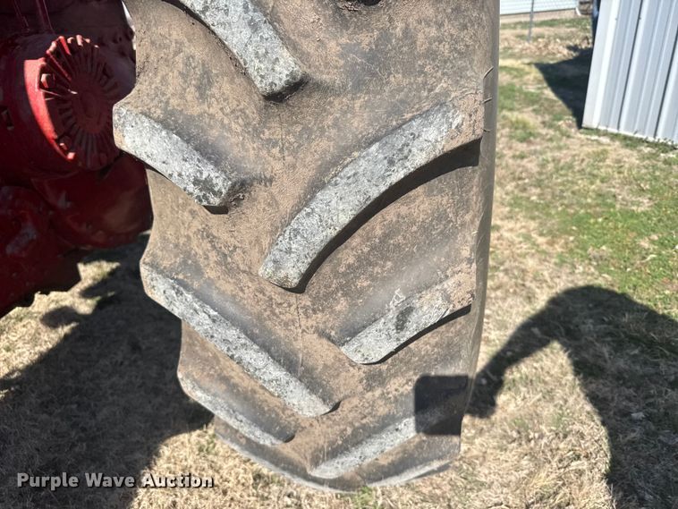 image for item FB0935 1963 Farmall 706 tractor