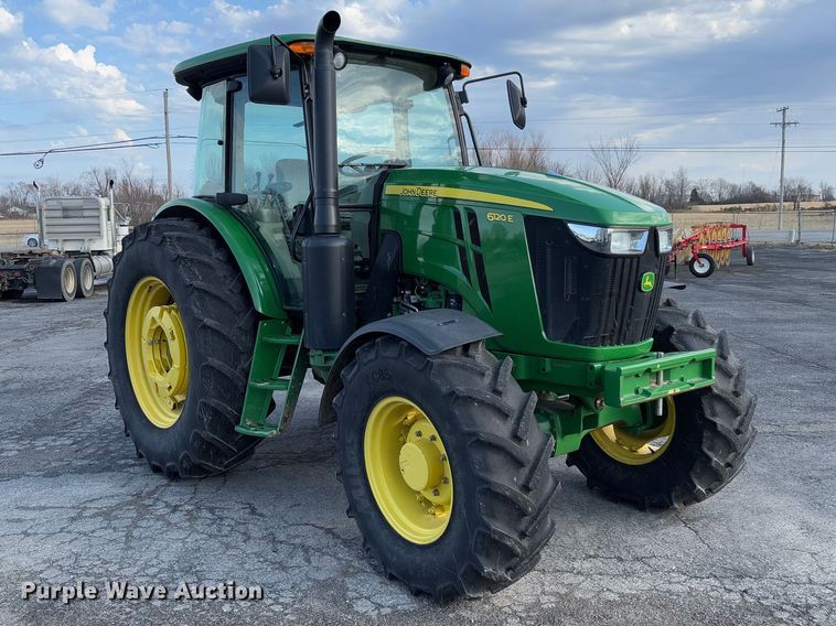 image for item FB3178 2016 John Deere 6120E MFWD tractor