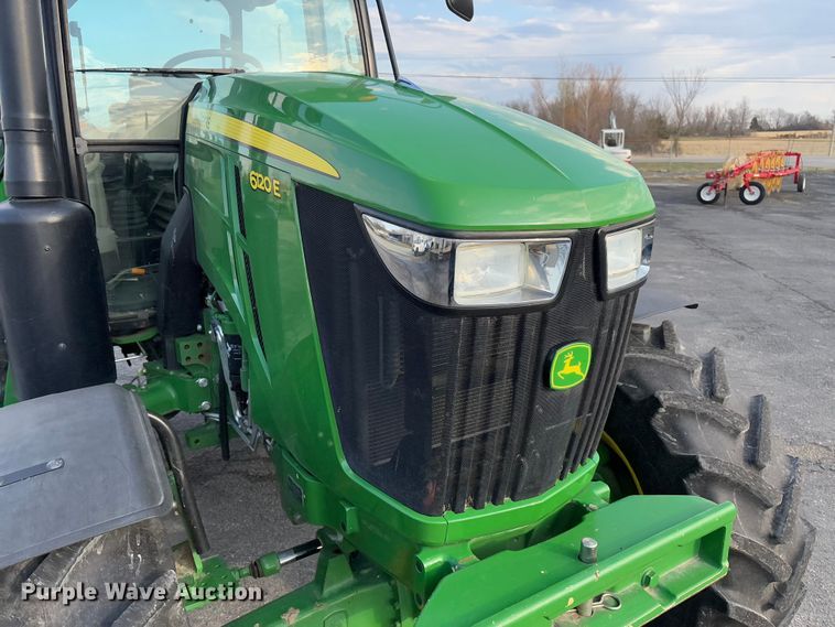 image for item FB3178 2016 John Deere 6120E MFWD tractor