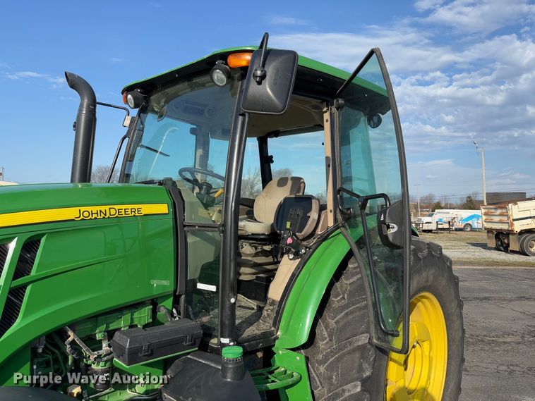image for item FB3178 2016 John Deere 6120E MFWD tractor
