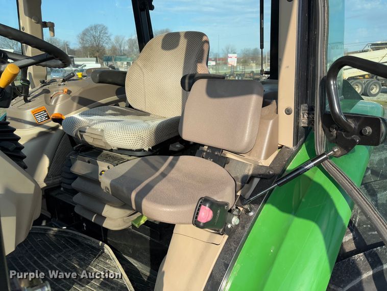 image for item FB3178 2016 John Deere 6120E MFWD tractor