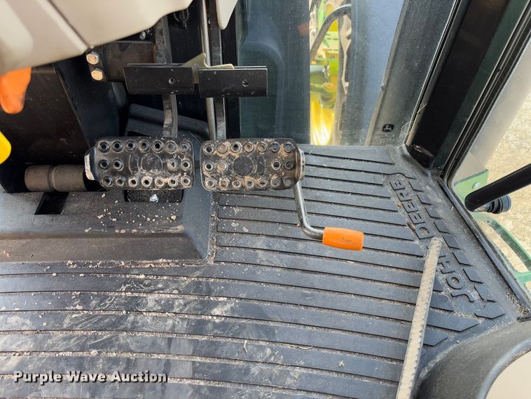 image for item FB3178 2016 John Deere 6120E MFWD tractor