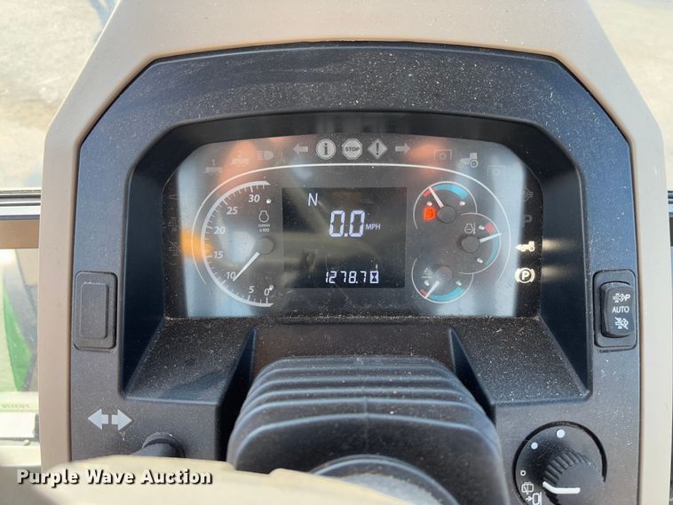 image for item FB3178 2016 John Deere 6120E MFWD tractor