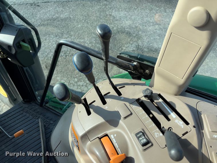 image for item FB3178 2016 John Deere 6120E MFWD tractor