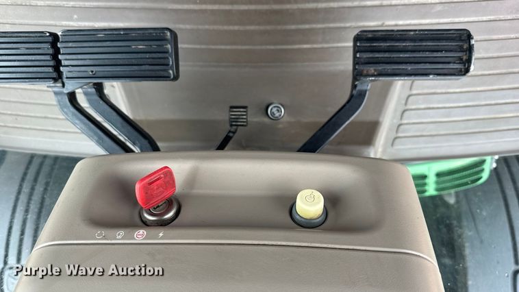 image for item FB6966 2012 John Deere 8285R MFWD tractor