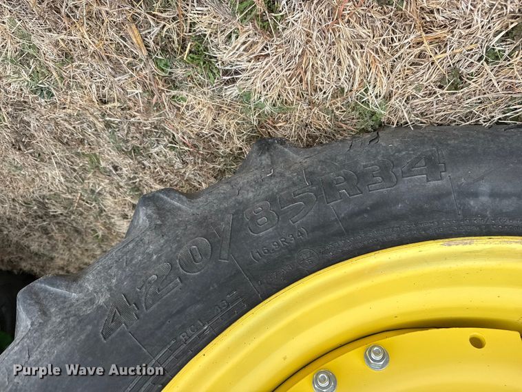 image for item FB6966 2012 John Deere 8285R MFWD tractor