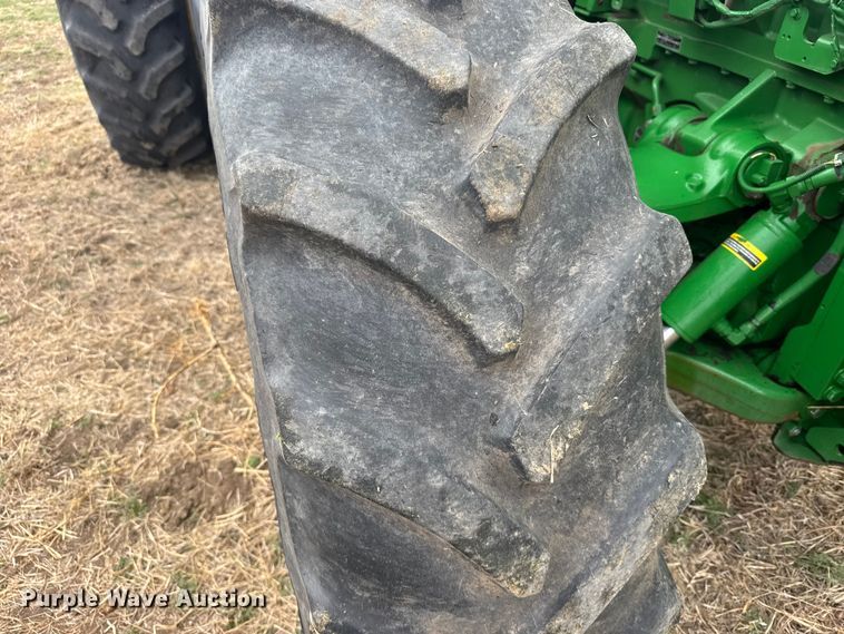 image for item FB6966 2012 John Deere 8285R MFWD tractor