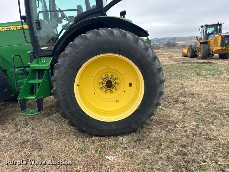 image for item FB6966 2012 John Deere 8285R MFWD tractor