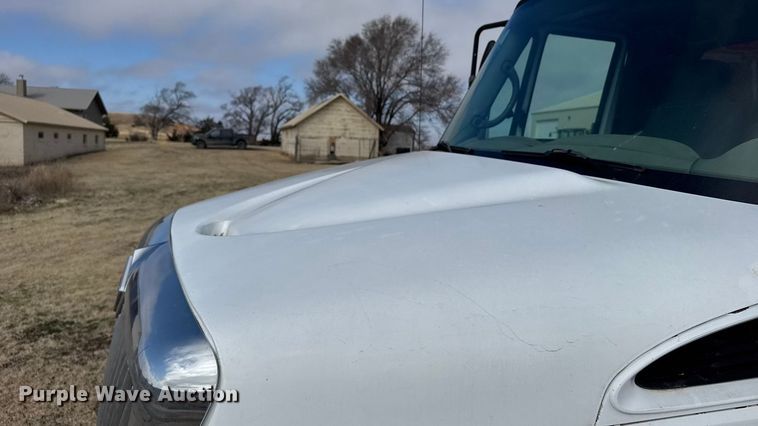 image for item FB6971 2006 International 4400 grain truck