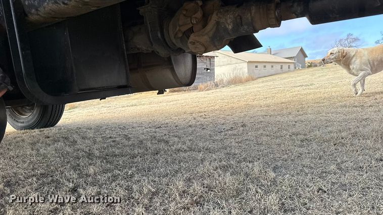 image for item FB6971 2006 International 4400 grain truck