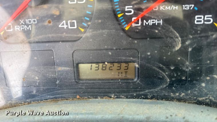 image for item FB6971 2006 International 4400 grain truck