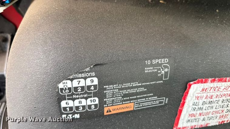 image for item FB6971 2006 International 4400 grain truck