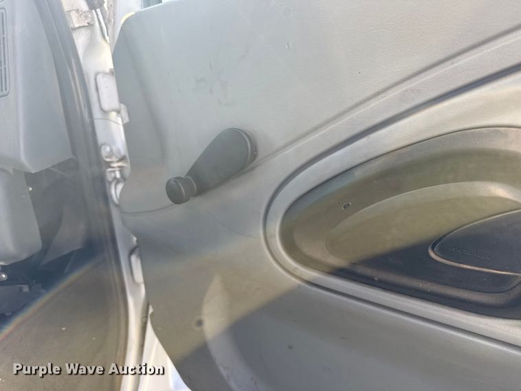 image for item FB6971 2006 International 4400 grain truck