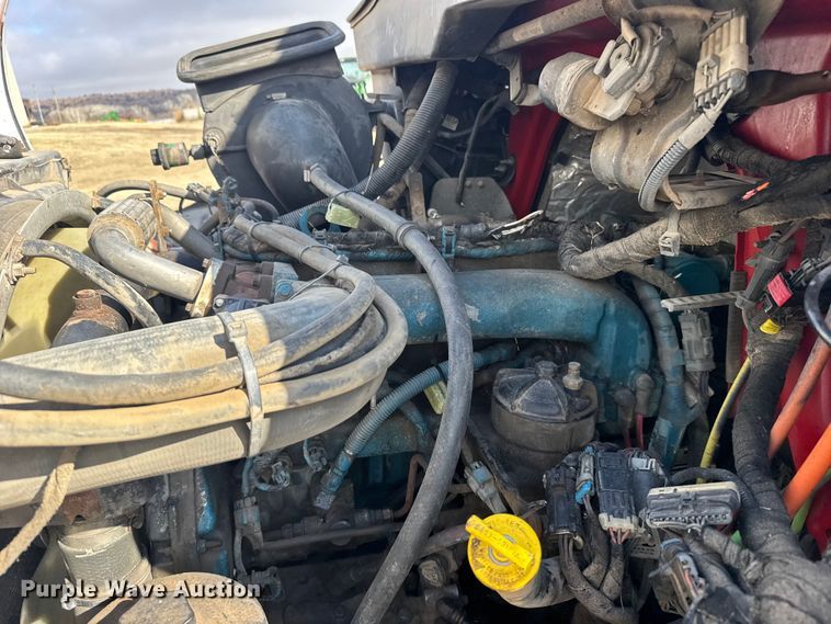 image for item FB6971 2006 International 4400 grain truck