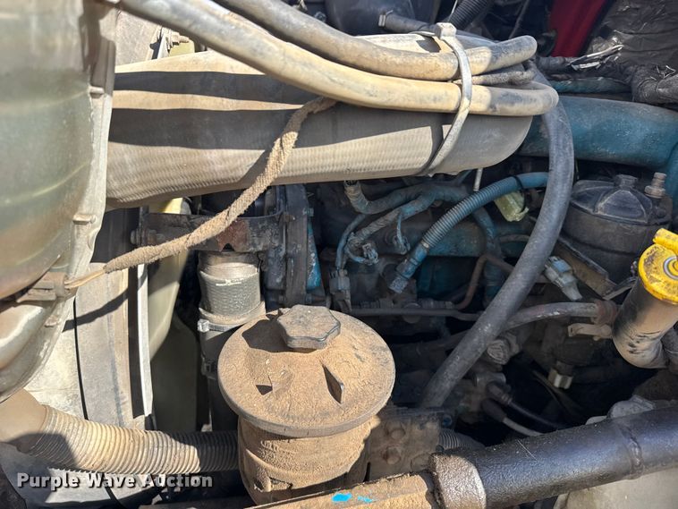 image for item FB6971 2006 International 4400 grain truck