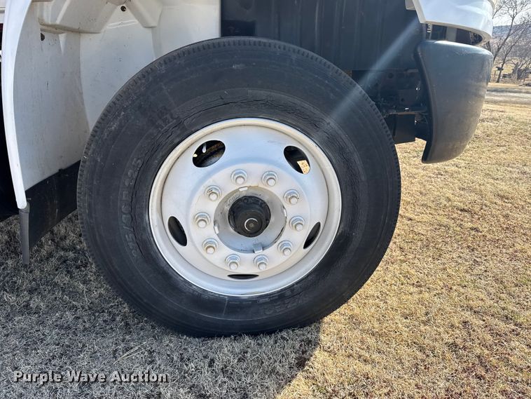 image for item FB6971 2006 International 4400 grain truck