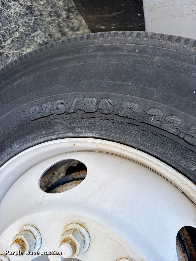 image for item FB6971 2006 International 4400 grain truck